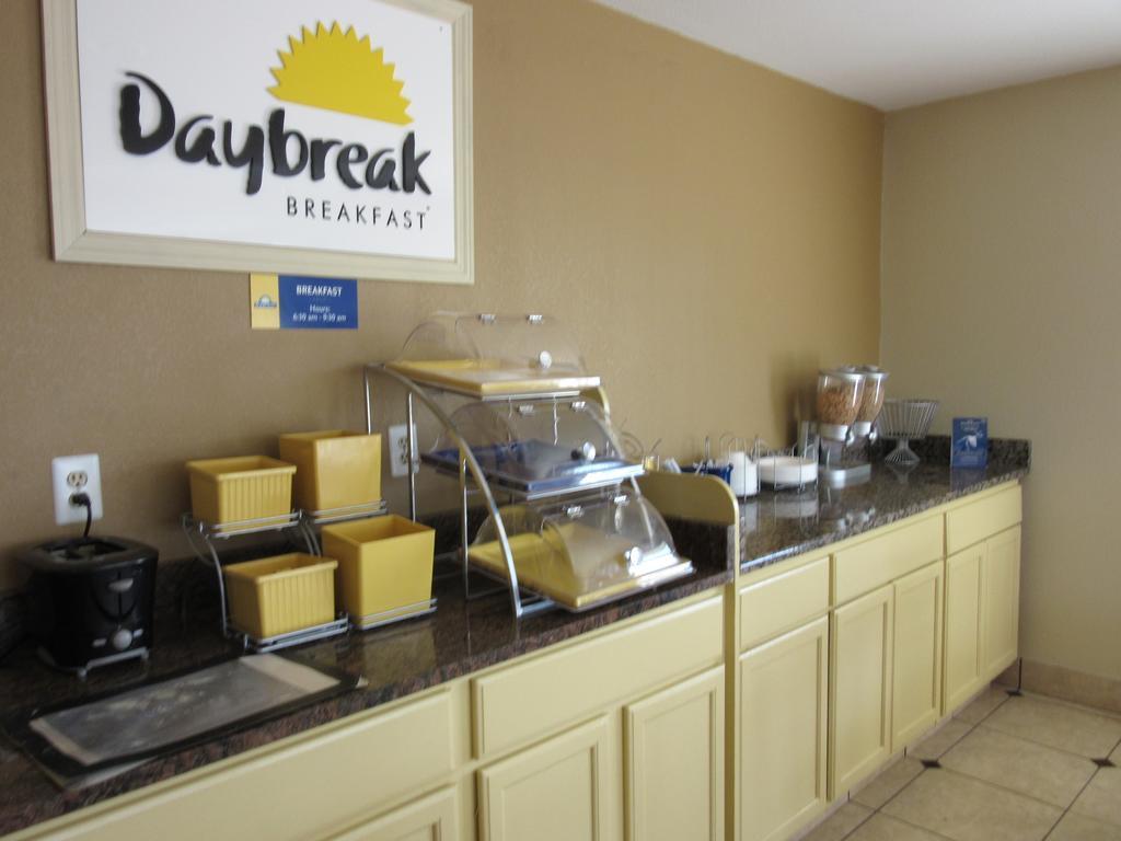 Days Inn By Wyndham Augusta Wheeler Road Esterno foto