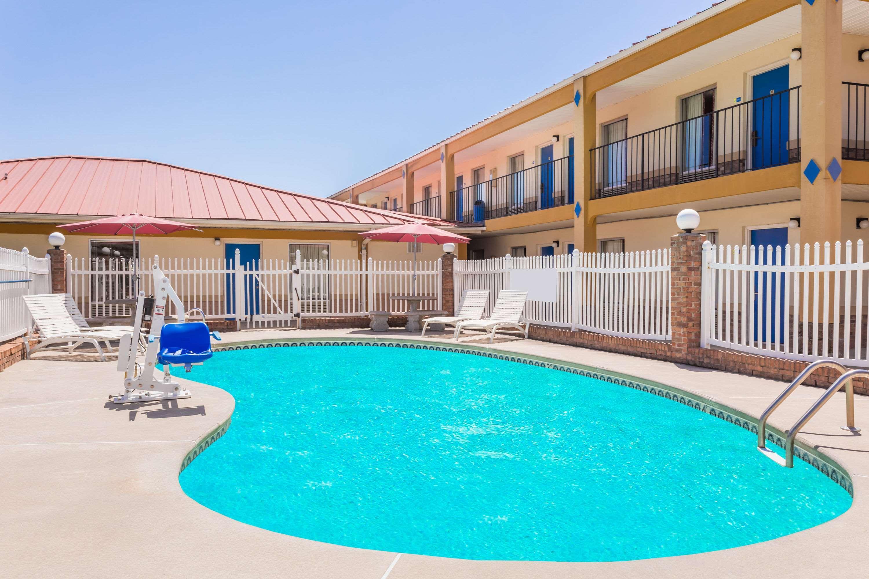 Days Inn By Wyndham Augusta Wheeler Road Esterno foto