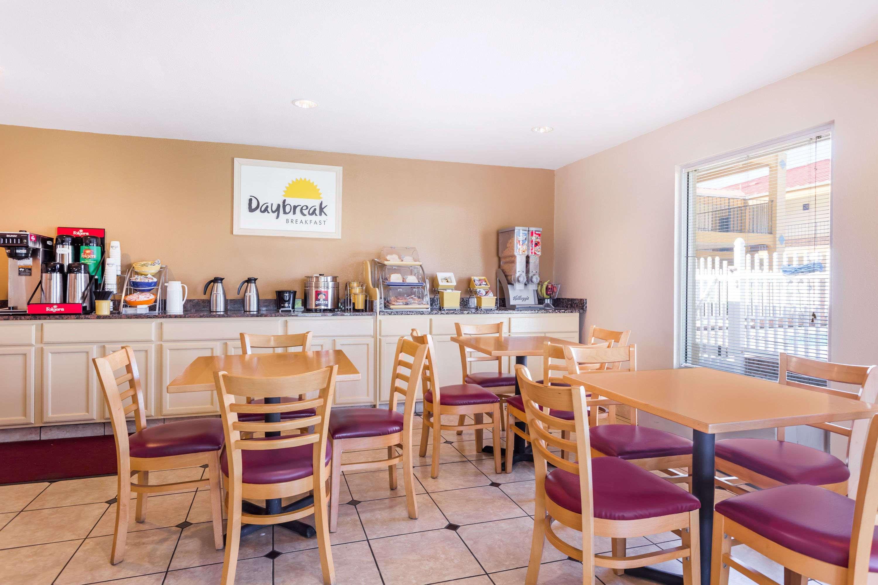 Days Inn By Wyndham Augusta Wheeler Road Esterno foto
