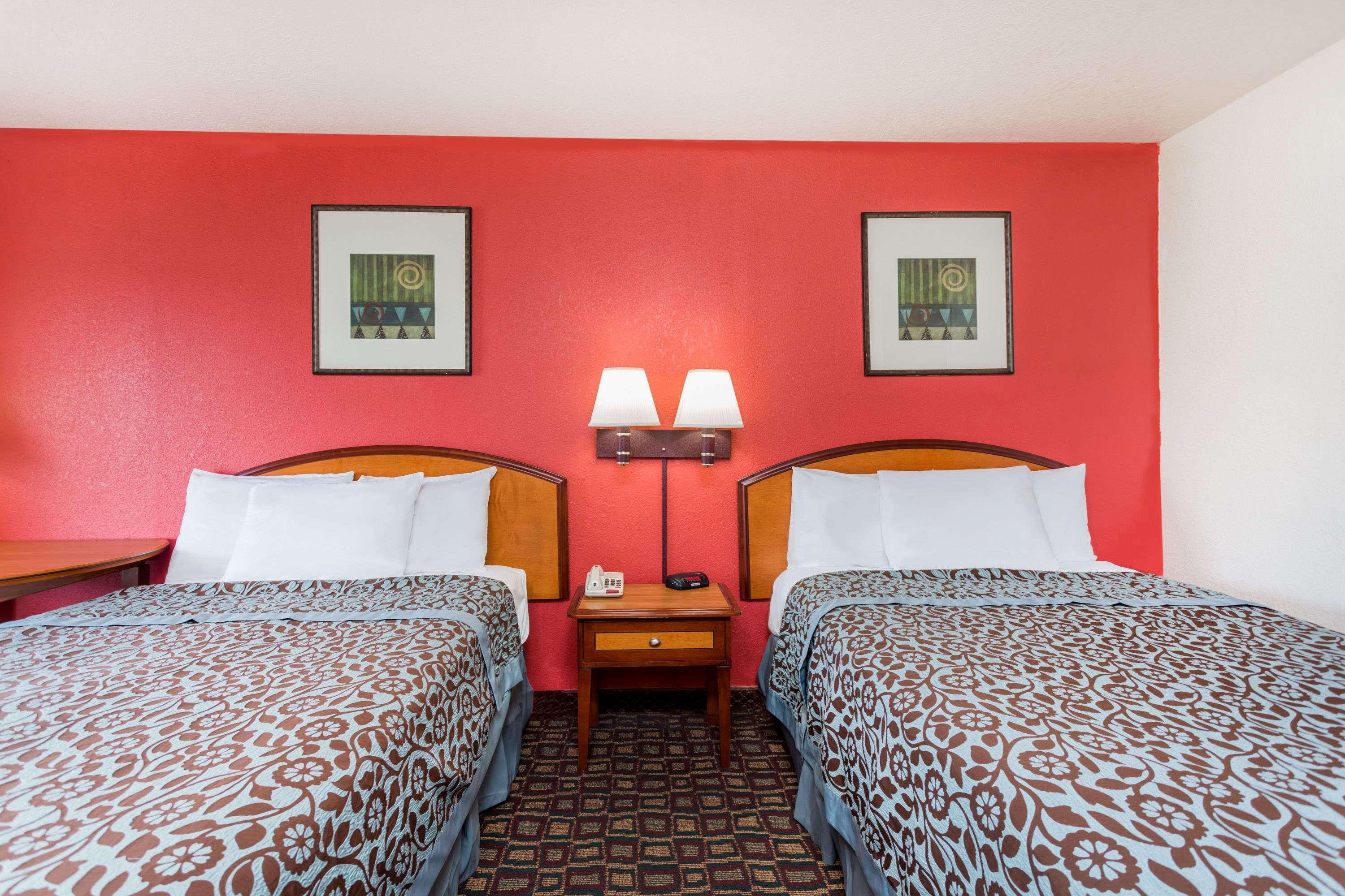 Days Inn By Wyndham Augusta Wheeler Road Esterno foto