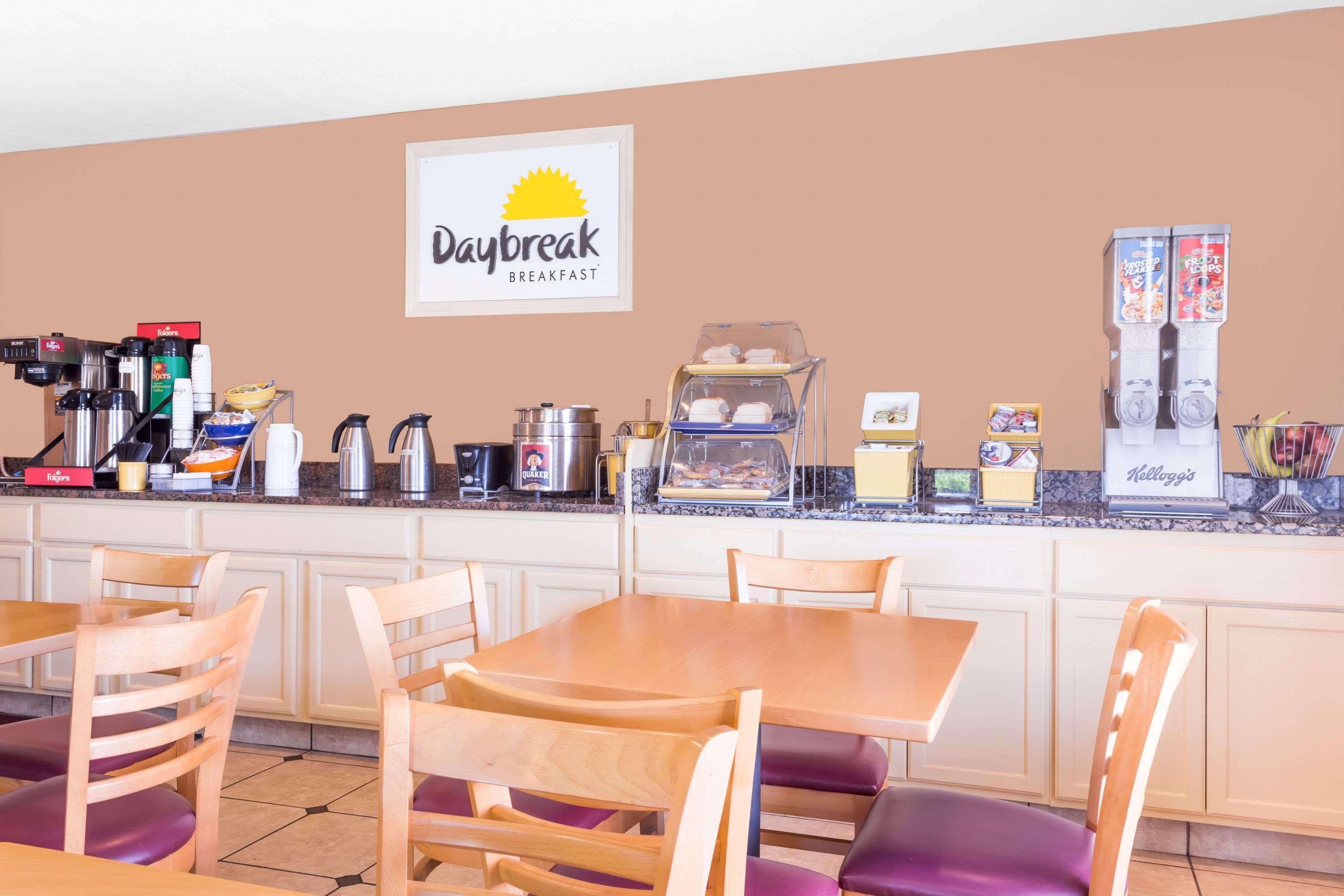 Days Inn By Wyndham Augusta Wheeler Road Esterno foto
