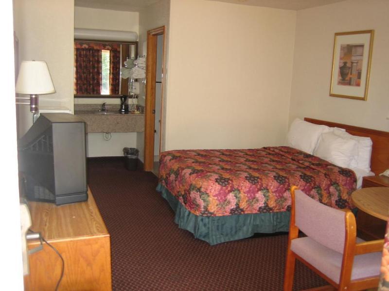 Days Inn By Wyndham Augusta Wheeler Road Esterno foto