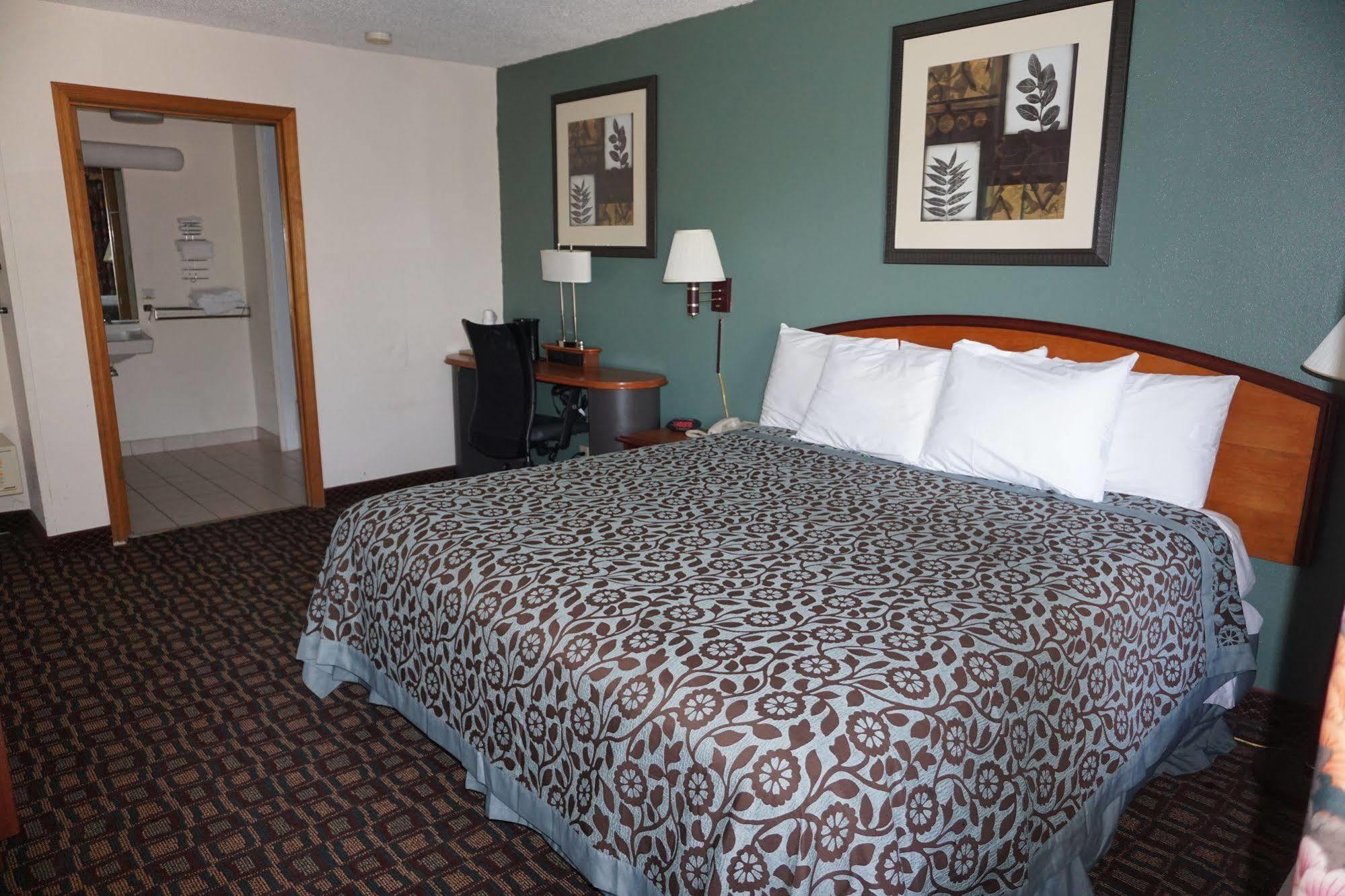 Days Inn By Wyndham Augusta Wheeler Road Esterno foto