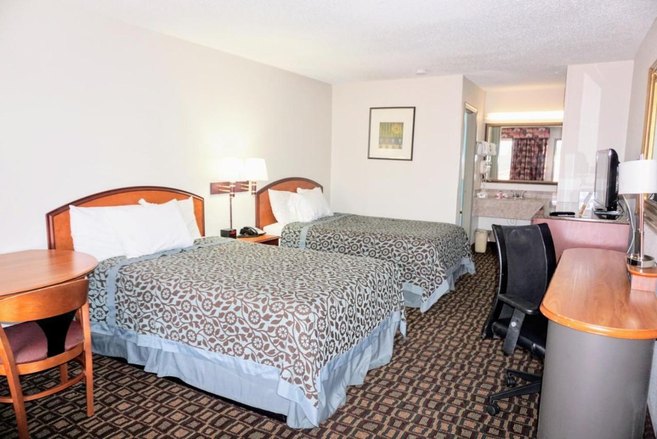 Days Inn By Wyndham Augusta Wheeler Road Esterno foto
