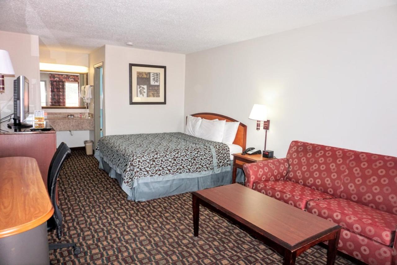 Days Inn By Wyndham Augusta Wheeler Road Esterno foto